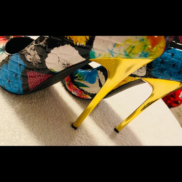 Brand New Super Glamorous Heels By PRIVILEGED - box 32 - Picture 5 of 5